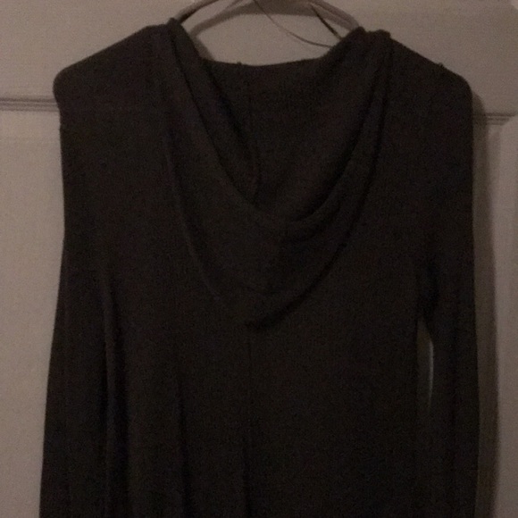 Cute long sweater, Army green color! 🌷 - Picture 3 of 4